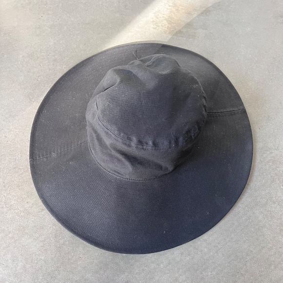 INES de la FRESSANGE x UNIQLO // Wide bream hat // 2 in 1 - Picture 5 of 7